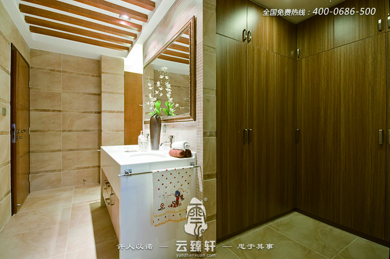衛(wèi)生間的墻面和地面一般采用白色、淺綠色等色彩裝修